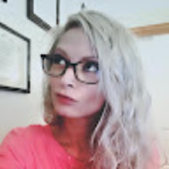 Meet your Posher, Vanessa - Picture 1 of 1